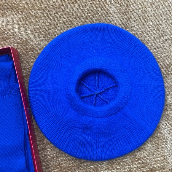 English Village, vintage, ladies beret, gloves and scarf set - new in box - Picture 3 of 11